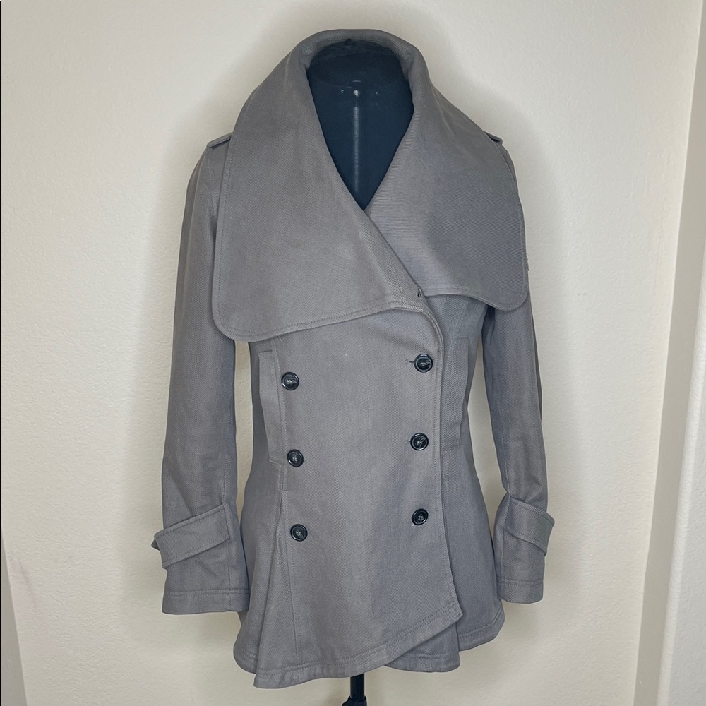 William Rast military style, fitted coat, Olive Green. Women’s L